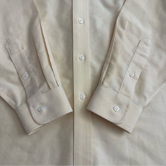 L.L.Bean Shirt Mens Size 16.5 Wrinkle Resistant Button Down Light Yellow - Picture 2 of 8